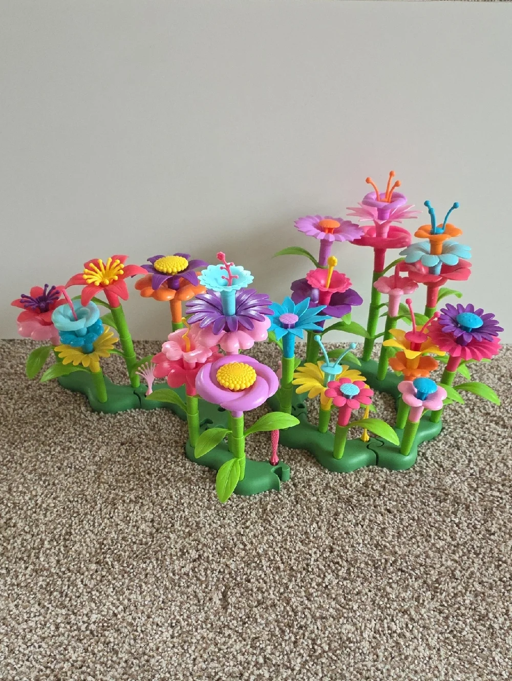 Colorful Interlocking Toy Flower Garden - Building Connectors